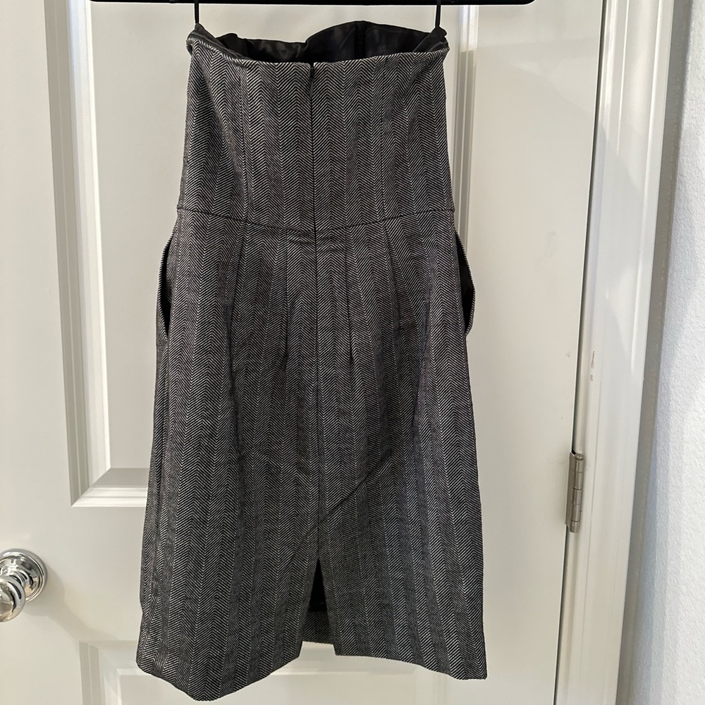 Express dress - Picture 2 of 2